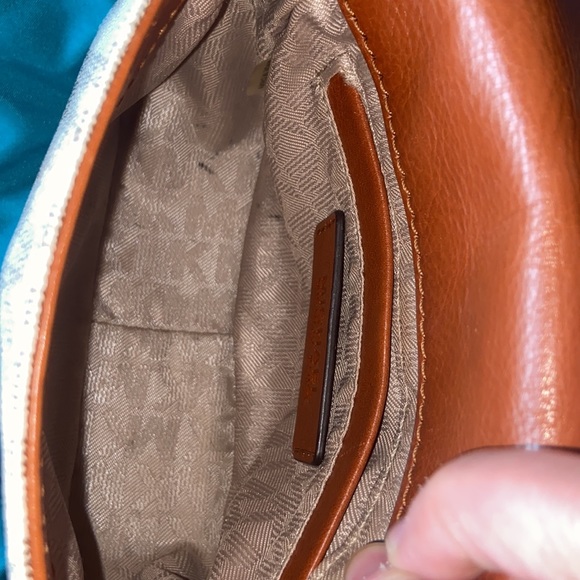 MICHAEL KORS CROSSBODY BAG - Picture 9 of 10